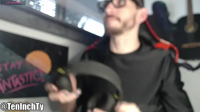 Snapshot of teninchty chatting on December 1, 2025, 5:03 pm teninchty online show from December 1, 2025, 5:03 pm