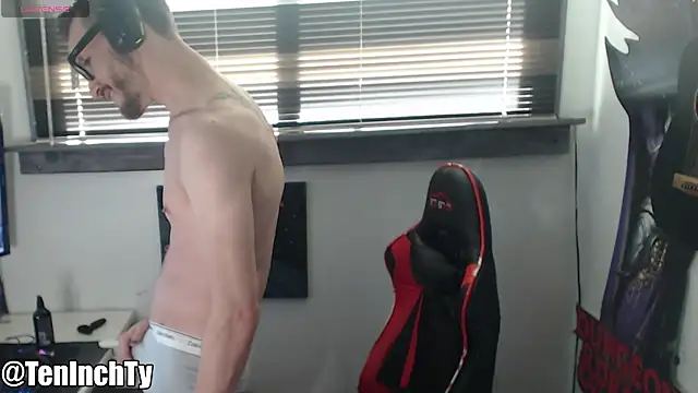 Snapshot of teninchty chatting on November 25, 2025, 6:19 pm teninchty online show from November 25, 2025, 6:19 pm