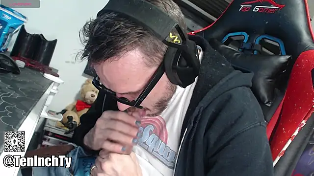 Snapshot of teninchty chatting on November 18, 2025, 4:27 am teninchty online show from November 18, 2025, 4:27 am