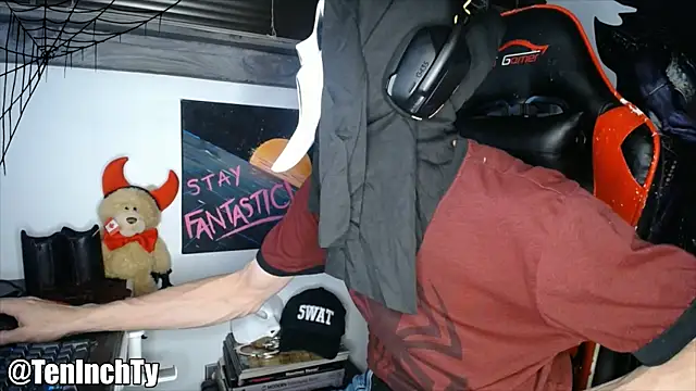 Snapshot of teninchty chatting on October 18, 2025, 3:52 am teninchty online show from October 18, 2025, 3:52 am