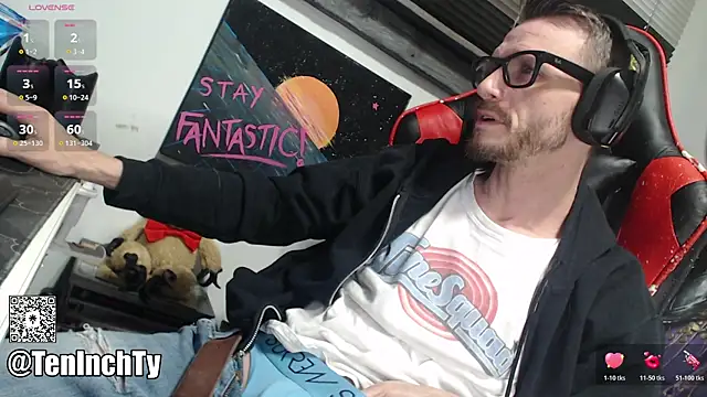 Snapshot of teninchty chatting on November 17, 2025, 4:22 pm teninchty online show from November 17, 2025, 4:22 pm