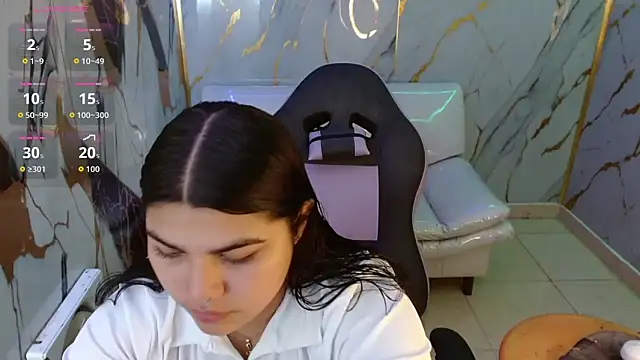 Snapshot of melany_rouse18 chatting on April 9, 2026, 5:09 am melany rouse18 online show from April 9, 2026, 5:09 am