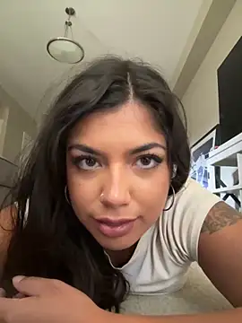 TheCrimsonBlairDarling online show from October 8, 2025, 7:58 pm