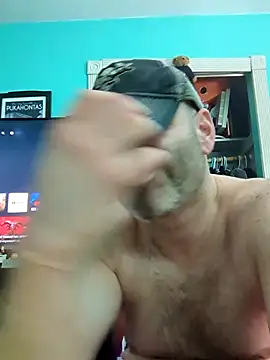Snapshot of Novabear6996 chatting on April 28, 2026, 7:13 am Novabear6996 online show from April 28, 2026, 7:13 am