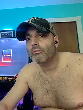 Snapshot of Novabear6996 chatting on April 17, 2026, 5:54 am Novabear6996 online show from April 17, 2026, 5:54 am