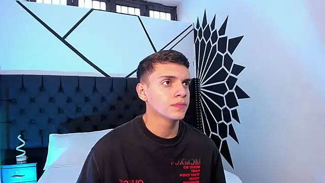 Snapshot of JacobRoberts1 chatting on October 9, 2025, 9:15 pm JacobRoberts1 online show from October 9, 2025, 9:15 pm