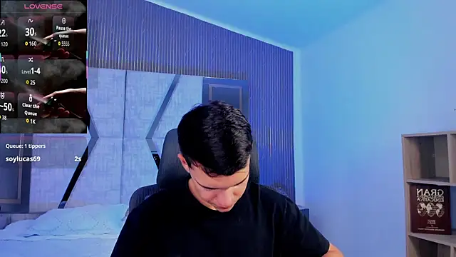 Snapshot of JacobRoberts1 chatting on October 7, 2025, 8:21 pm JacobRoberts1 online show from October 7, 2025, 8:21 pm