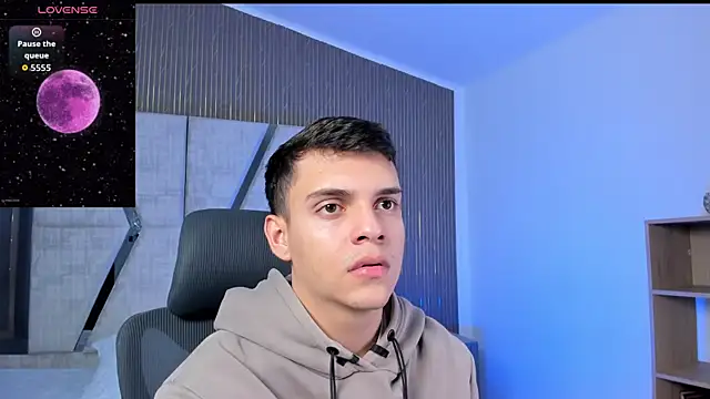 Snapshot of JacobRoberts1 chatting on November 13, 2025, 8:35 pm JacobRoberts1 online show from November 13, 2025, 8:35 pm