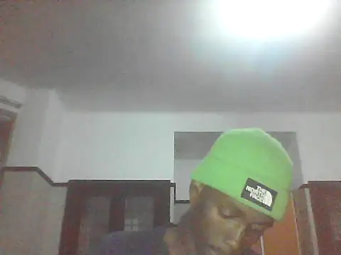 Snapshot of MpVitaminD chatting on October 3, 2025, 11:50 pm MpVitaminD online show from October 3, 2025, 11:50 pm