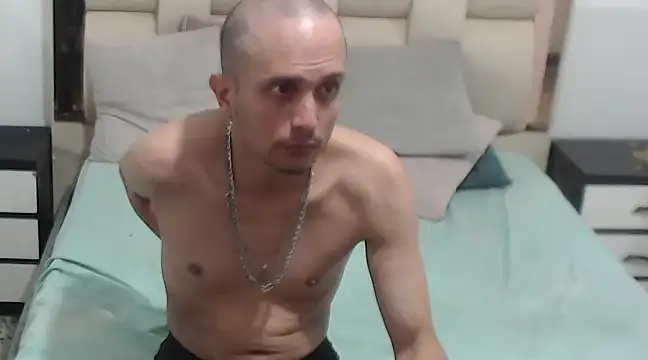 JhonTorres018 online show from February 14, 2025, 10:14 pm