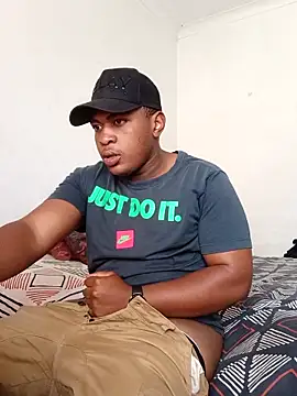 bosszonke123 online show from May 2, 2026, 10:42 am