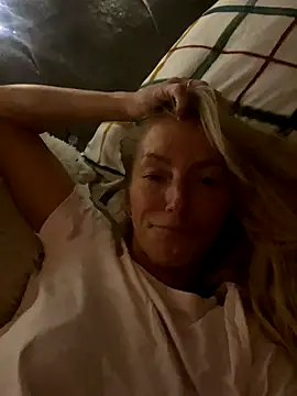 Snapshot of Fiery_Blonde_LexiX chatting on October 22, 2025, 10:41 pm Fiery Blonde LexiX online show from October 22, 2025, 10:41 pm