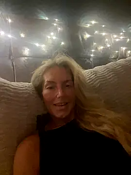 Snapshot of Fiery_Blonde_LexiX chatting on October 27, 2025, 10:33 pm Fiery Blonde LexiX online show from October 27, 2025, 10:33 pm