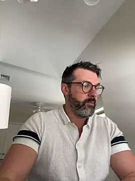 Snapshot of plaintreebull chatting on February 19, 2026, 6:27 pm plaintreebull online show from February 19, 2026, 6:27 pm