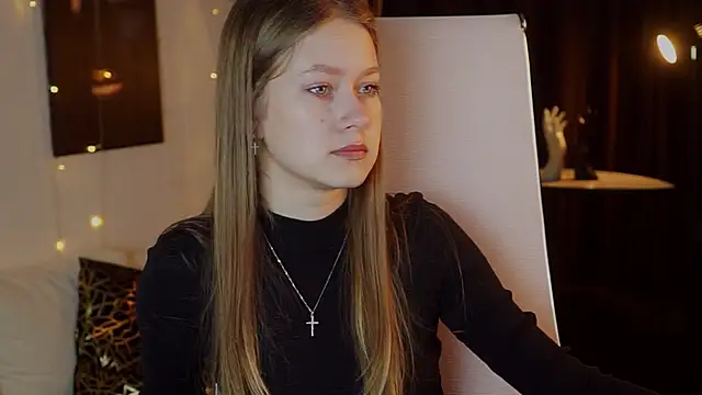 Snapshot of EveMundie chatting on March 19, 2026, 6:24 am EveMundie online show from March 19, 2026, 6:24 am