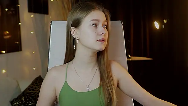 Snapshot of EveMundie chatting on January 17, 2026, 12:42 pm EveMundie online show from January 17, 2026, 12:42 pm