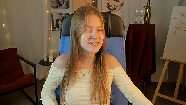 Snapshot of EveMundie chatting on December 20, 2025, 9:23 am EveMundie online show from December 20, 2025, 9:23 am