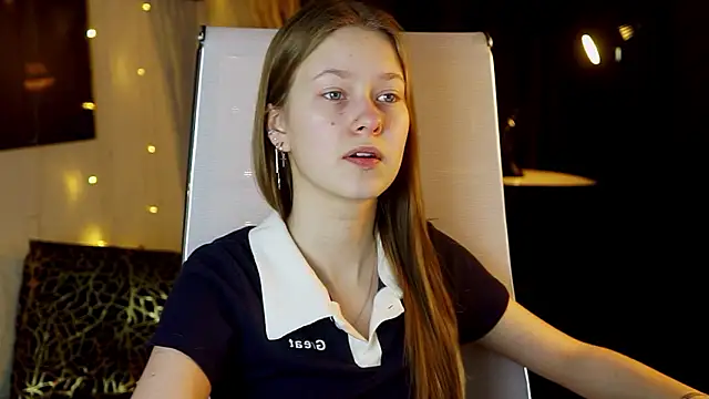 Snapshot of EveMundie chatting on February 28, 2026, 9:20 am EveMundie online show from February 28, 2026, 9:20 am