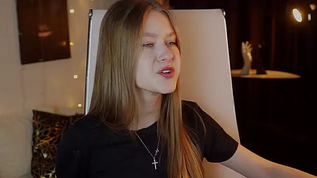 Snapshot of EveMundie chatting on March 21, 2026, 1:04 pm EveMundie online show from March 21, 2026, 1:04 pm