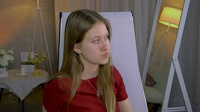 Snapshot of EveMundie chatting on March 3, 2026, 9:27 am EveMundie online show from March 3, 2026, 9:27 am