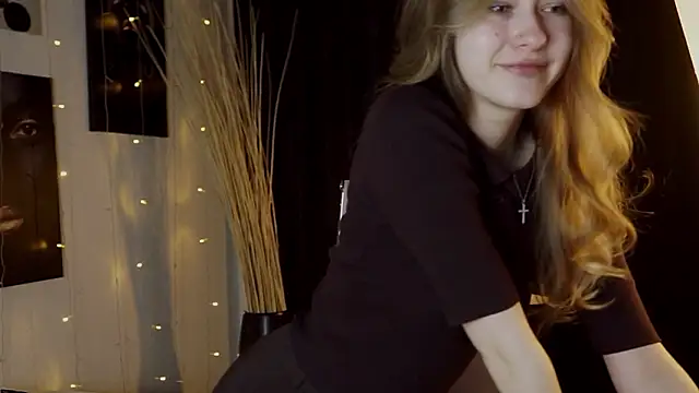 Snapshot of EveMundie chatting on March 10, 2026, 10:19 am EveMundie online show from March 10, 2026, 10:19 am