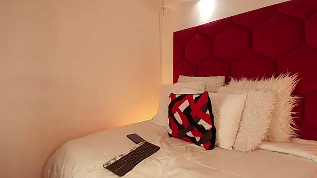 LoreleyNovoa online show from November 15, 2025, 4:05 am