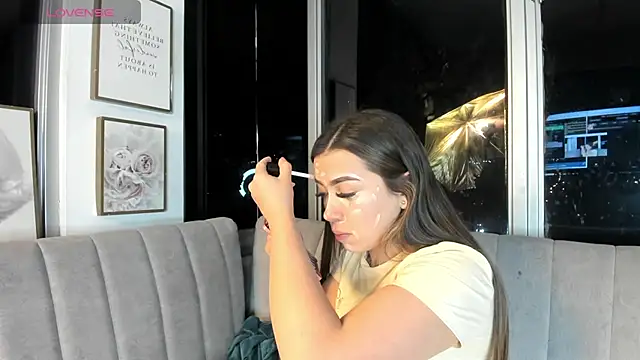 Snapshot of Ivanna_West chatting on July 8, 2026, 9:54 am Ivanna West online show from July 8, 2026, 9:54 am