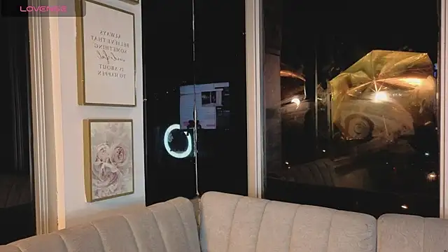 Snapshot of Ivanna_West chatting on March 3, 2026, 9:49 am Ivanna West online show from March 3, 2026, 9:49 am