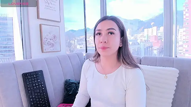 Snapshot of Ivanna_West chatting on August 1, 2026, 8:29 pm Ivanna West online show from August 1, 2026, 8:29 pm