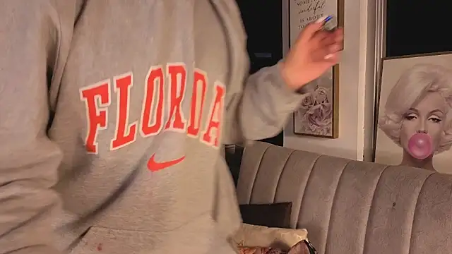 Ivanna West online show from November 6, 2025, 9:57 am