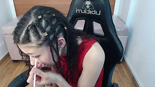 danatella a online show from October 10, 2025, 1:45 pm