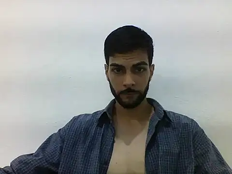 Gabrielteixeira120 online show from May 10, 2026, 3:47 pm
