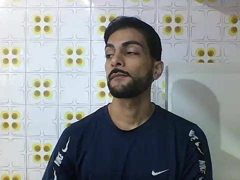 Gabrielteixeira120 online show from April 30, 2026, 11:50 am