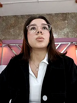 EmmaSulivan online show from January 5, 2026, 5:27 pm