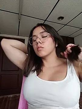 EmmaSulivan online show from April 28, 2026, 8:13 pm