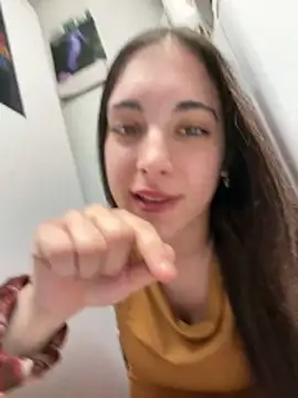 Snapshot of sexymelli18 chatting on June 3, 2026, 2:33 pm sexymelli18 online show from June 3, 2026, 2:33 pm