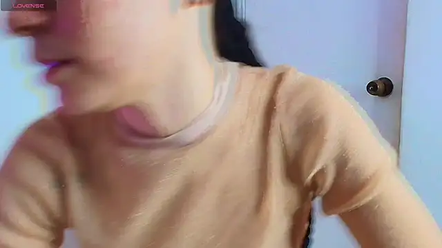 Snapshot of Peach_Rose_ chatting on April 9, 2026, 11:44 pm Peach Rose online show from April 9, 2026, 11:44 pm