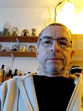 Snapshot of Xavspank2 chatting on December 3, 2025, 10:14 am Xavspank2 online show from December 3, 2025, 10:14 am