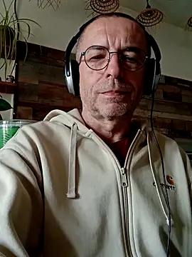 Xavspank2 online show from April 13, 2026, 9:35 am