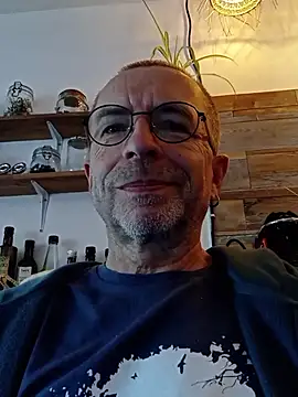 Snapshot of Xavspank2 chatting on October 8, 2025, 10:06 am Xavspank2 online show from October 8, 2025, 10:06 am