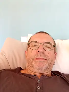 Snapshot of Xavspank2 chatting on September 29, 2025, 9:27 am Xavspank2 online show from September 29, 2025, 9:27 am