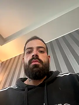 Snapshot of guccititi chatting on November 4, 2025, 5:28 pm guccititi online show from November 4, 2025, 5:28 pm