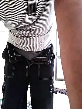 Snapshot of freeshow1243 chatting on March 4, 2025, 5:42 am freeshow1243 online show from March 4, 2025, 5:42 am