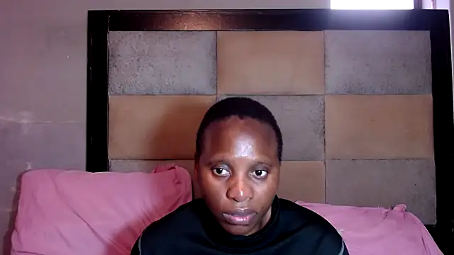 DIVAASS1 online show from May 5, 2026, 8:17 am