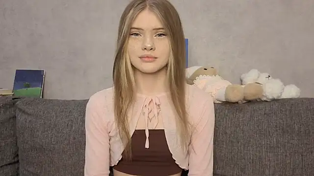 Snapshot of CarolinePepper chatting on July 5, 2026, 1:29 pm CarolinePepper online show from July 5, 2026, 1:29 pm