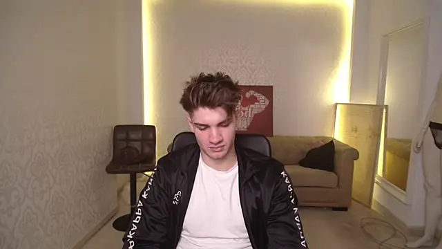 MaxKaiden online show from March 4, 2025, 5:21 am