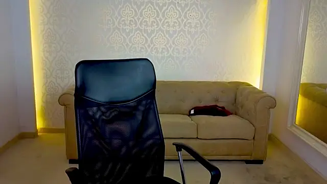 Snapshot of MaxKaiden chatting on May 16, 2026, 10:36 am MaxKaiden online show from May 16, 2026, 10:36 am