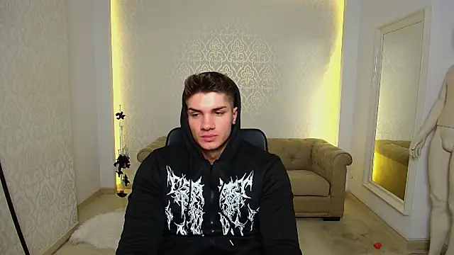 MaxKaiden online show from November 10, 2025, 5:45 am