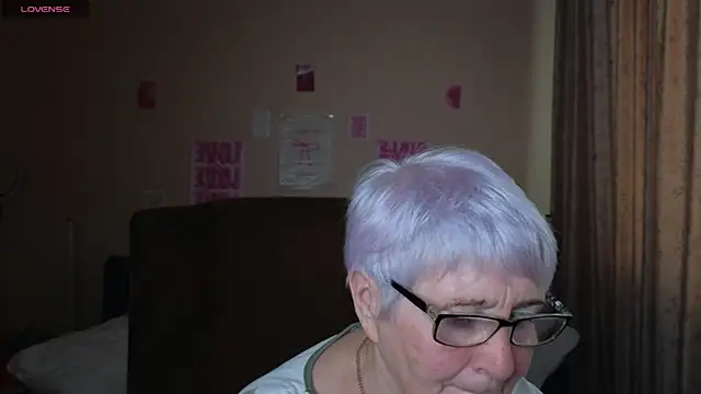 Sandra Snowflake online show from May 7, 2026, 12:08 pm