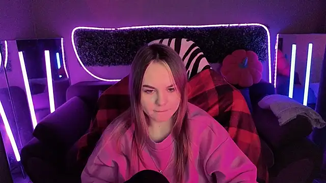 Snapshot of Dyna_bae chatting on November 23, 2025, 4:28 pm Dyna bae online show from November 23, 2025, 4:28 pm